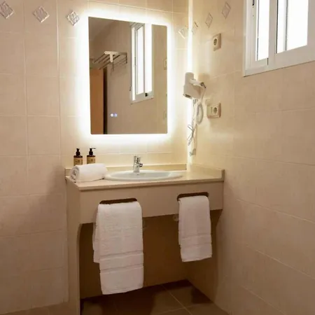 بيت ضيافة Agora Novelé